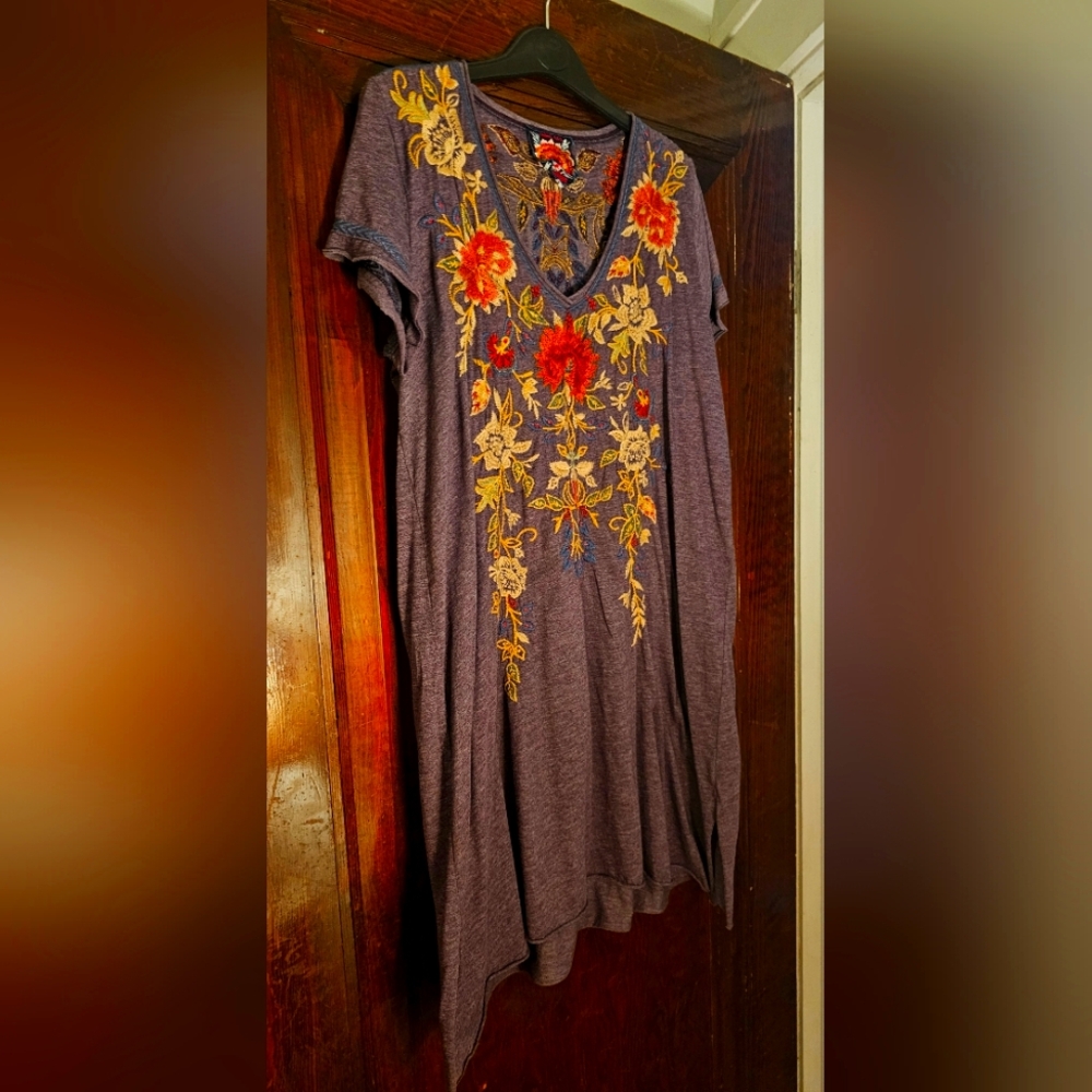 Embroidered Floral V-Neck Dress By Jphnny Was- Size L